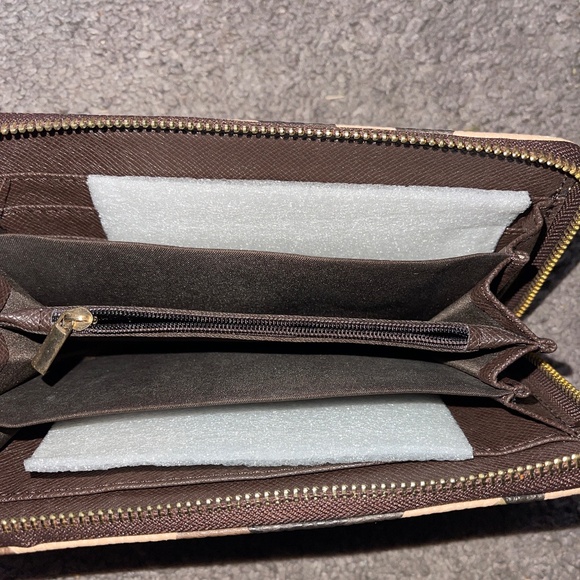 Camouflage Wristlet or Wallet - Picture 3 of 5